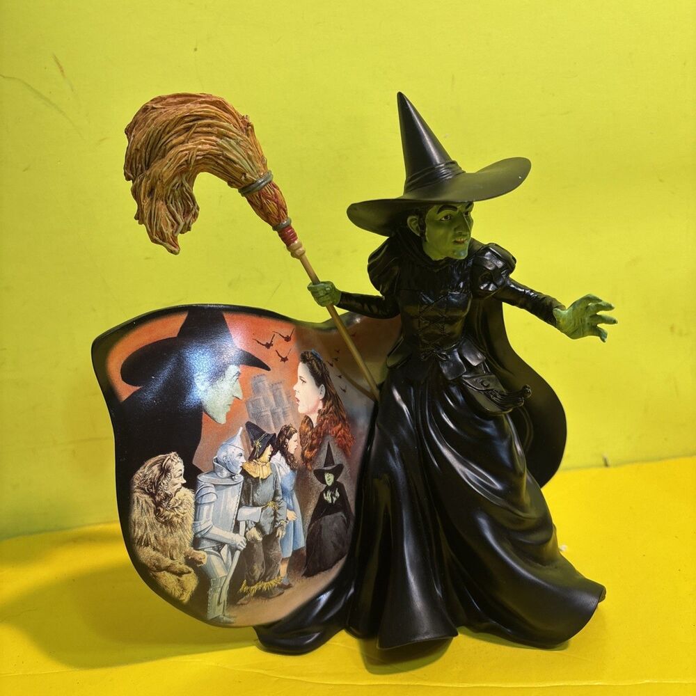 Bradford Exchange Wizard Of Oz Wicked With Figurine, Green With Envy Mint Con